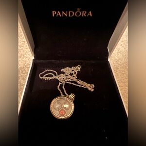 Pandora round pendant necklace